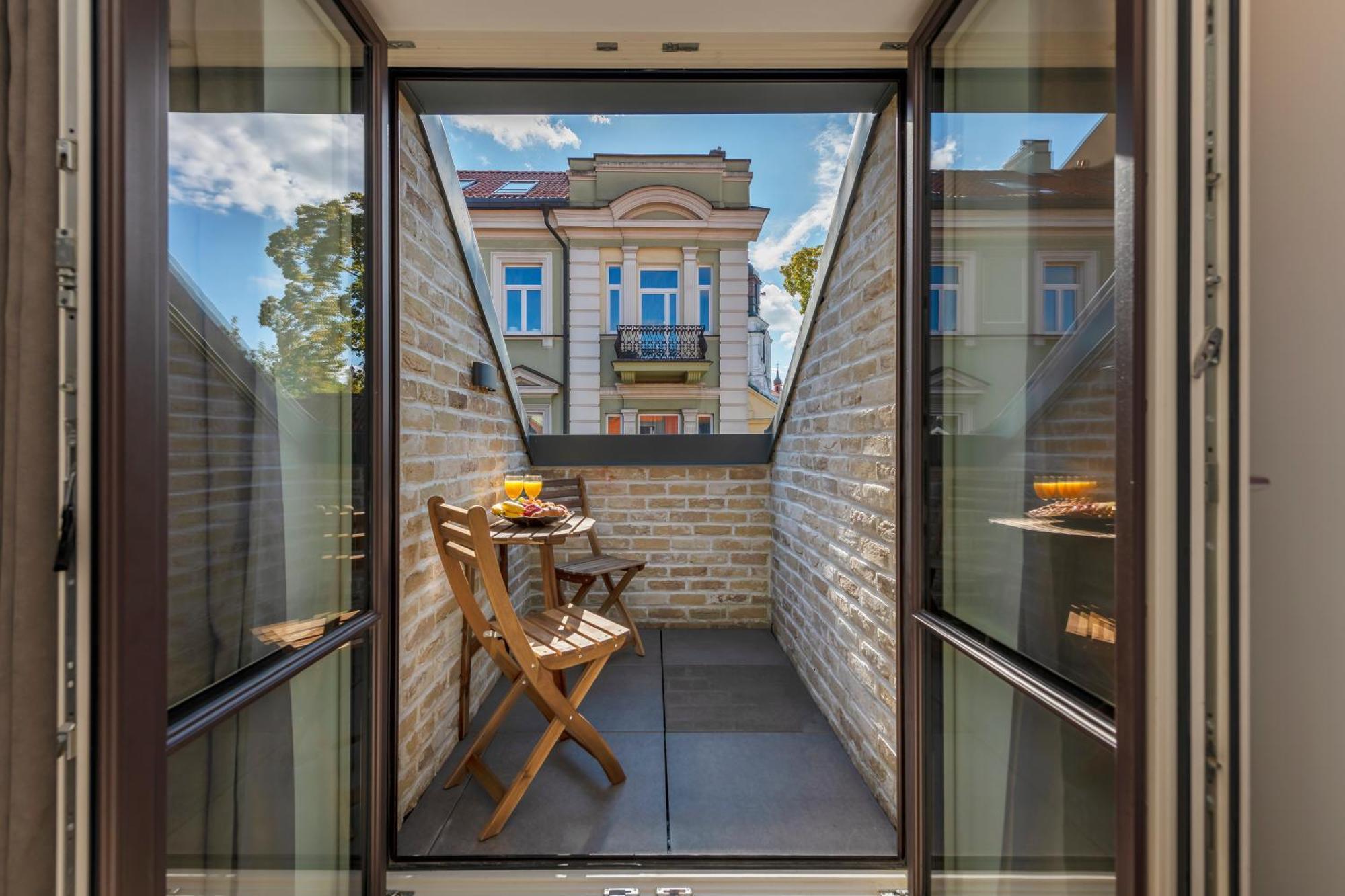 Artsy Exclusive Old Town Residence Gallery Walk Вильнюс Экстерьер фото